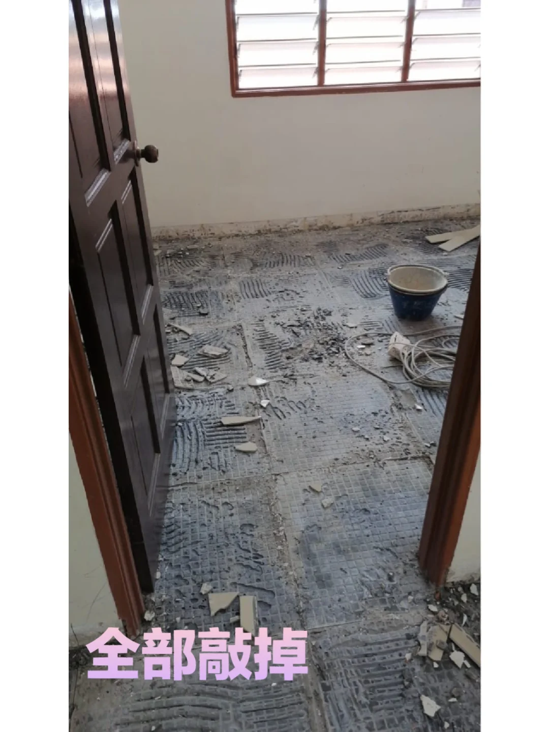 屋里地砖突然全翘起来了(十多年地砖翘起来了怎么修复) 屋里地砖突然全翘起来了(十多年地砖翘起来了怎么修复)